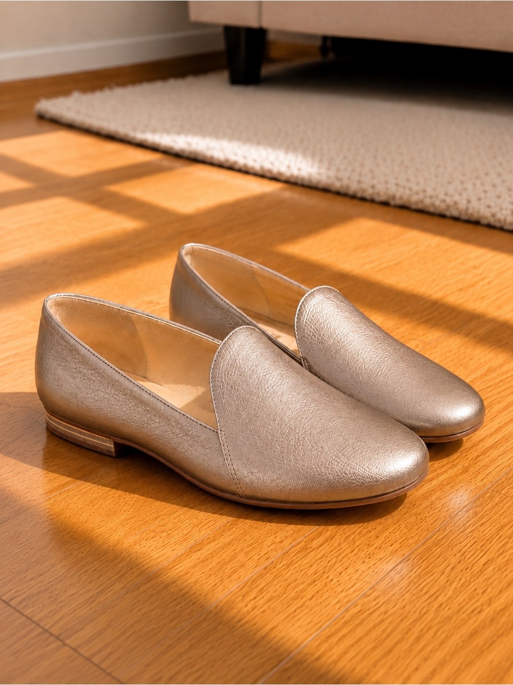 Naturalizer Emiline Champagne Gold Leather Slip-On Loafers Size 7